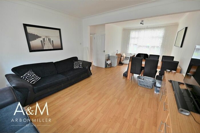 3 Bedroom Property To Rent In Lancing Road, Ilford, IG2