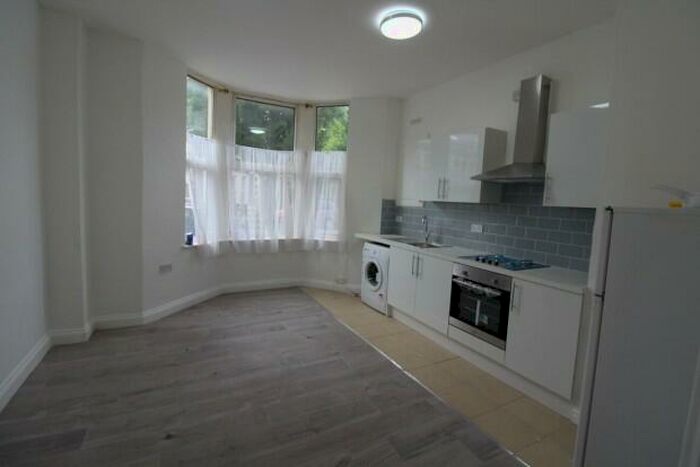 1 Bedroom Flat To Rent In Connaught Road Cardiff, CF24