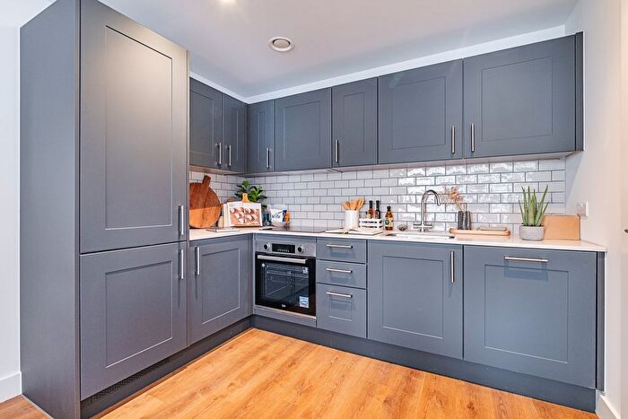 1 Bedroom Flat To Rent In Garden Boulevard, Maidenhead, SL6