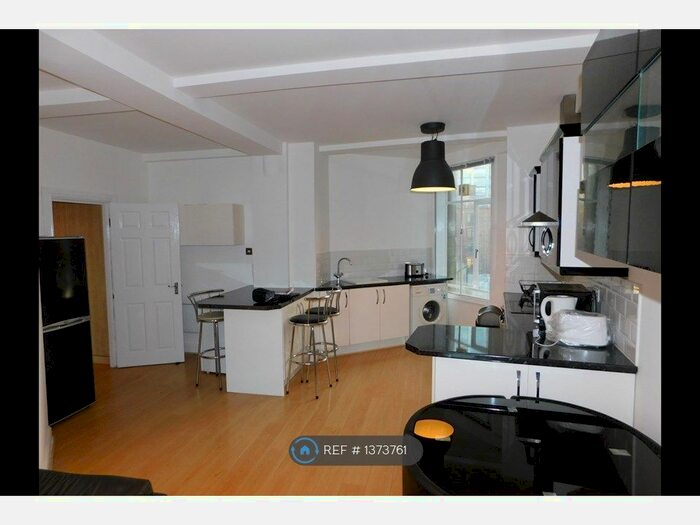 3 Bedroom Flat To Rent In Oxford Place, Manchester, M1