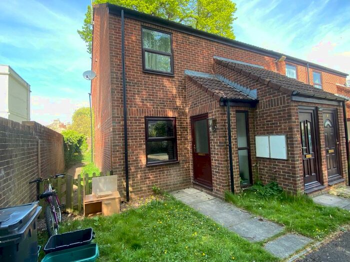 1 Bedroom Apartment To Rent In Victoria Road, Frome, BA11