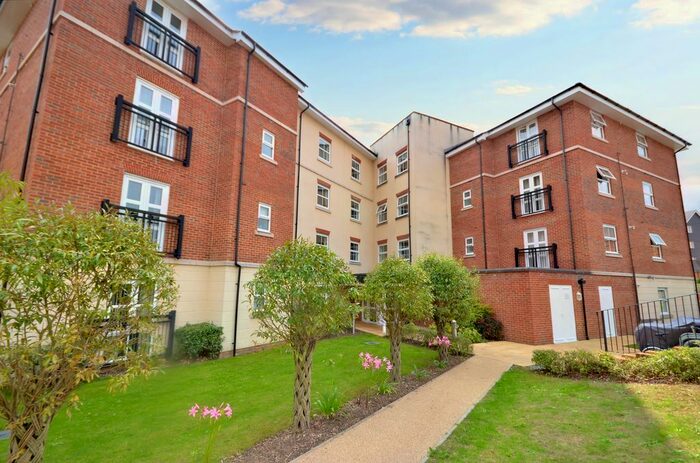 2 Bedroom Flat To Rent In Johnson House, Honnington Mews, Farnborough, Hampshire, GU14