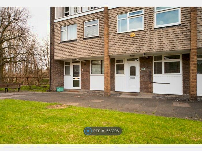 2 Bedroom Maisonette To Rent In River Park Gardens, Bromley, BR2
