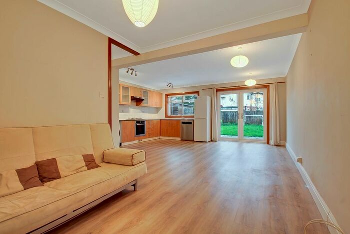 3 Bedroom Detached Bungalow To Rent In Eastmead Avenue, Greenford, UB6