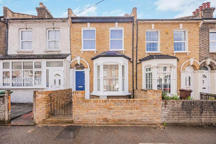 4 Bedroom Terraced House For Sale In Etchingham Road, London, E15