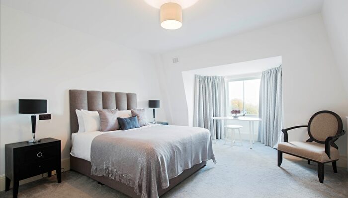 4 Bedroom Flat To Rent In Park Road, London, NW8