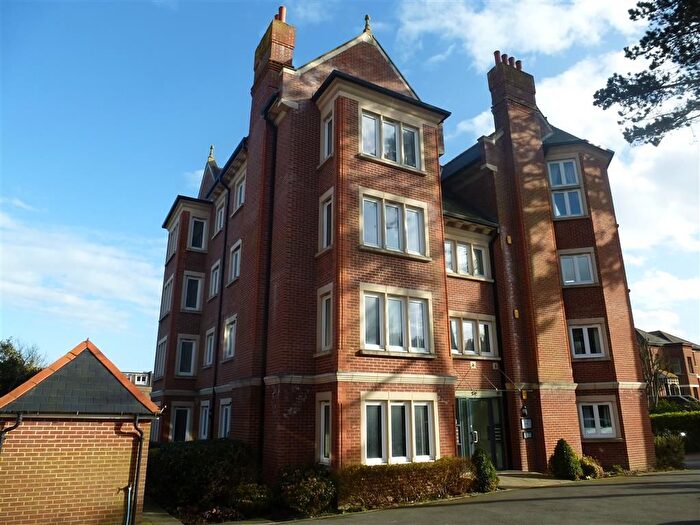 2 Bedroom Flat To Rent In Brittany Road, St. Leonards-On-Sea, TN38