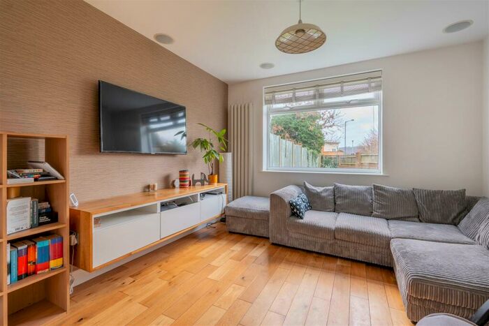 3 Bedroom Semi-Detached House To Rent In Wrington Crescent, Bristol, BS13