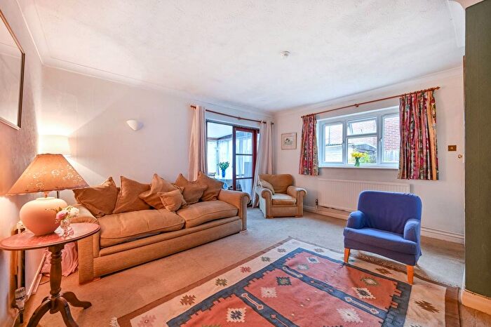 4 Bedroom Bungalow For Sale In Twynham Road, Maidenhead, SL6