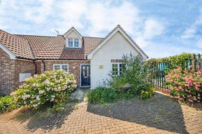 2 Bedroom Bungalow For Sale In Ravens Lane, Bramford, Ipswich, IP8