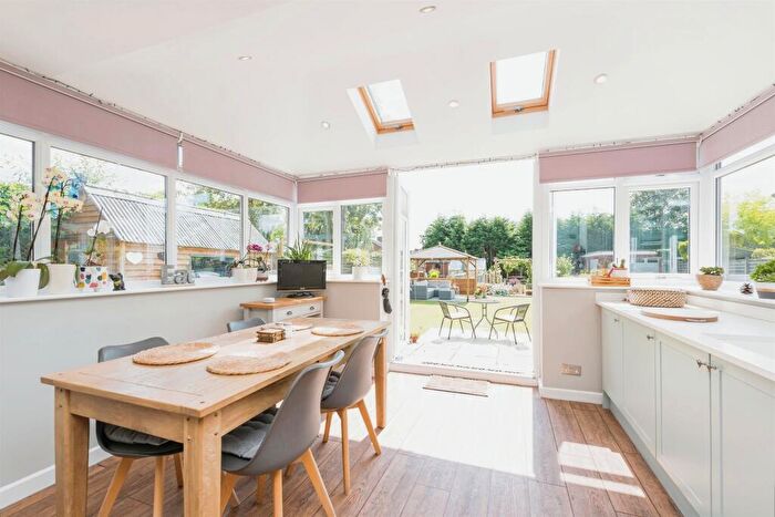 2 Bedroom Detached Bungalow For Sale In Lichfield Street, Fazeley, Tamworth, B78