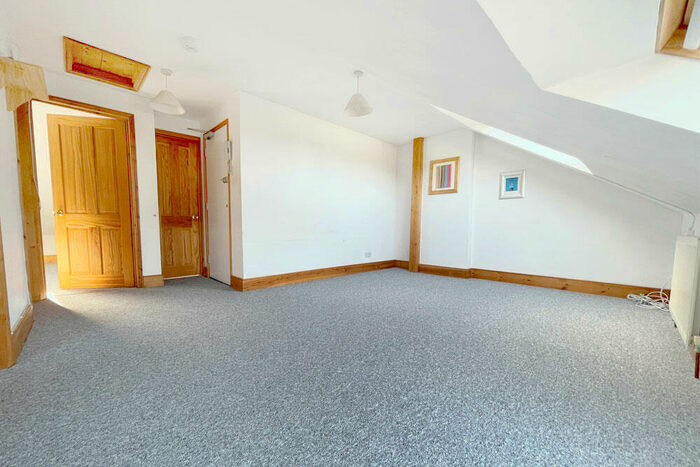 2 Bedroom Flat To Rent In Selsdon Road, Wanstead, E11