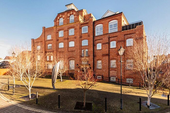 2 Bedroom Flat For Sale In Coopers Lane, Abingdon, OX14