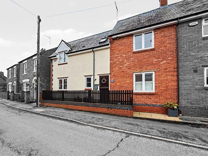 3 Bedroom Semi Detached House For Sale In New Street, Weedon, NN7