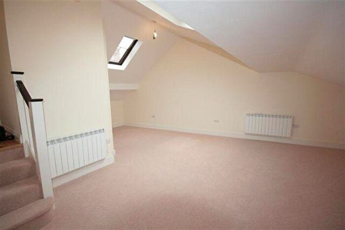 2 Bedroom Flat To Rent In Russell Street, Reading, Reading, RG1