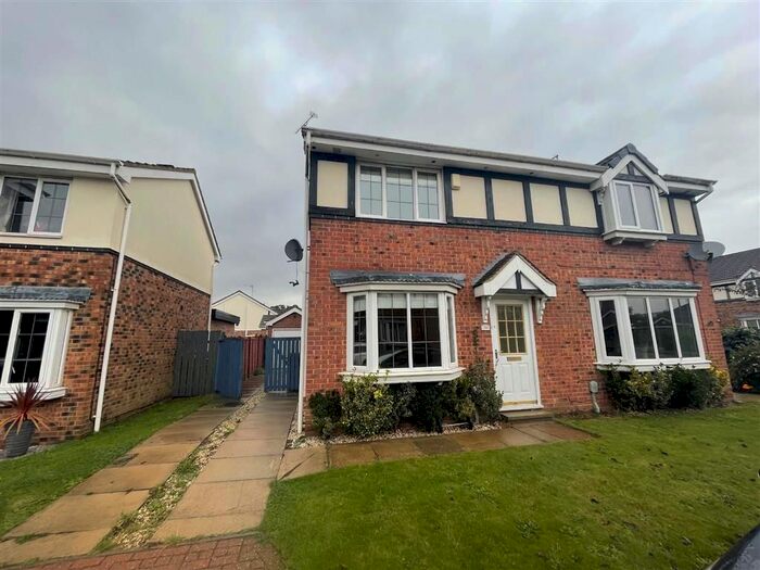 3 Bedroom Semi-Detached House To Rent In Cohort Close, Brough HU15