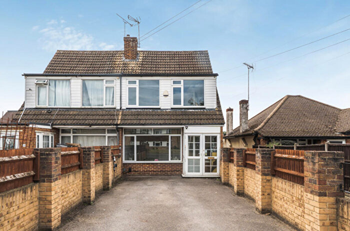 4 Bedroom Semi Detached House For Sale In Sandy Lane, Walton-On-Thames, Surrey, KT12