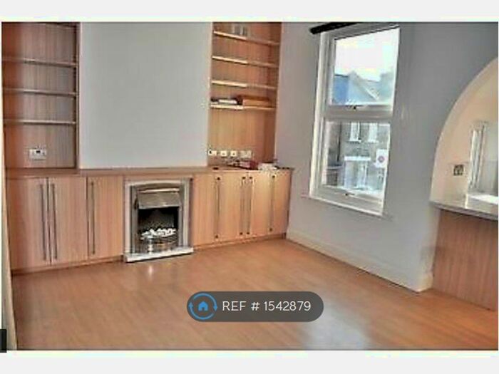 1 Bedroom Maisonette To Rent In Crown Road, Morden, SM4