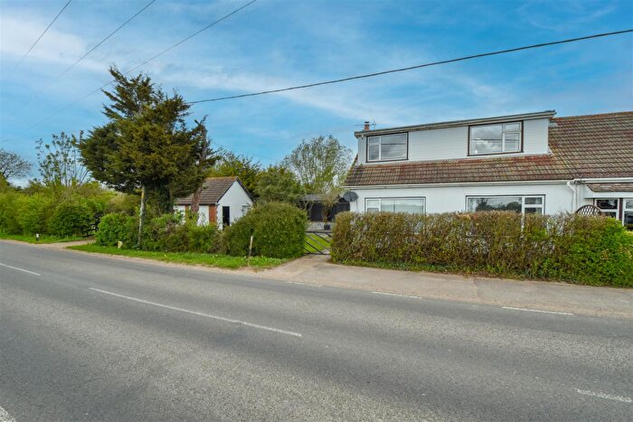 4 Bedroom Semi-Detached House For Sale In Swallows Cross, Brentwood, CM15