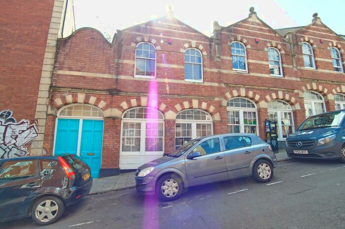 2 Bedroom Apartment To Rent In Hillgrove Street, Stokes Croft, Bristol, BS2