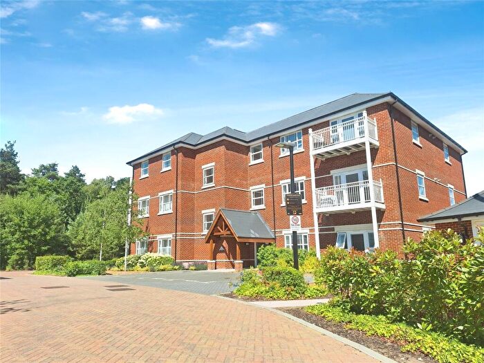 1 Bedroom Apartment For Sale In Woodlark Mews, Fleet, Hampshire, GU51
