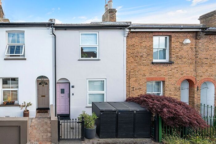 2 Bedroom Terraced House For Sale In Haycroft Road, Surbiton, KT6