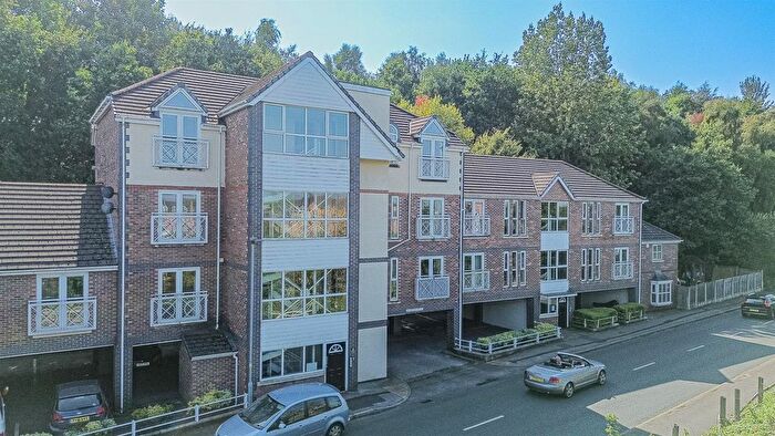 2 Bedroom Flat To Rent In The Locks, Thelwall New Road, Grappenhall, Warrington, WA4