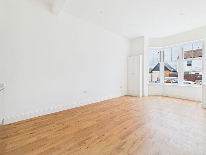 1 Bedroom Flat To Rent In Northcourt Road, Worthing, BN14