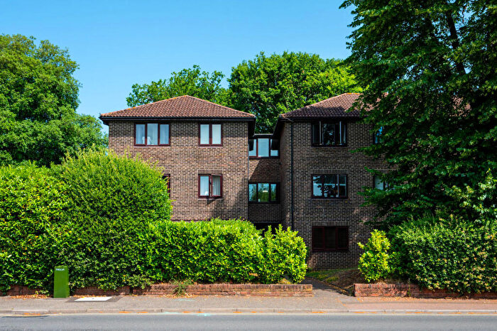 1 Bedroom Flat To Rent In Heathside Crescent, Woking, GU22