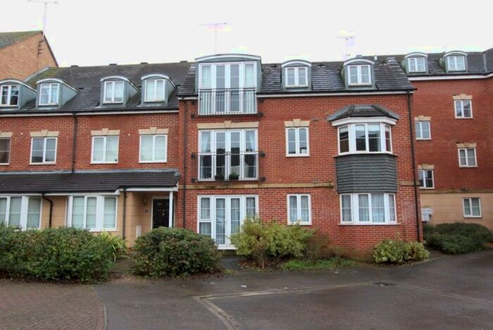 2 Bedroom Flat To Rent In Lindler Court, Leighton Buzzard, LU7