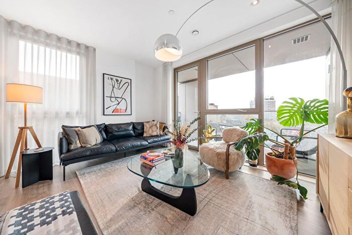 2 Bedroom Flat For Sale In Stockwell Road, SW9