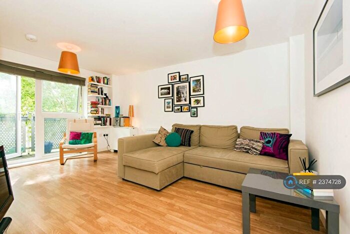 1 Bedroom Flat To Rent In Oakleigh Court, London, N1