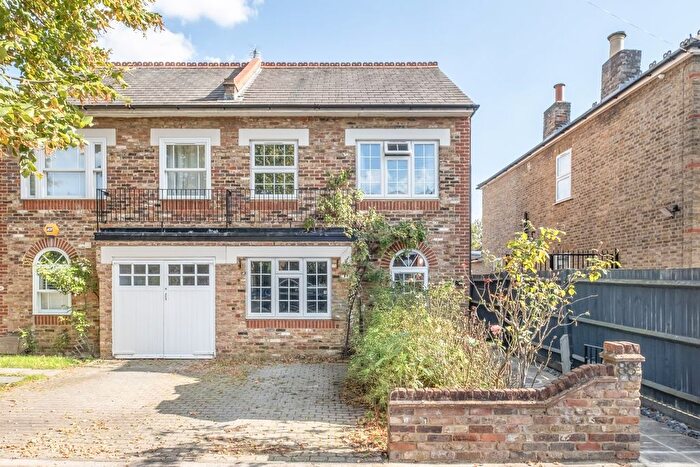 3 Bedroom Semi-Detached House To Rent In St. Stephens Road, Hounslow, TW3