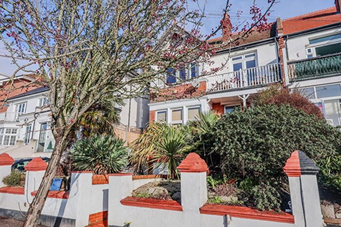 3 Bedroom Flat For Sale In Kings Road, Westcliff-On-Sea, SS0