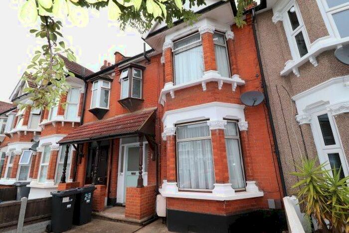 1 Bedroom Maisonette To Rent In North Road, Ilford, IG3