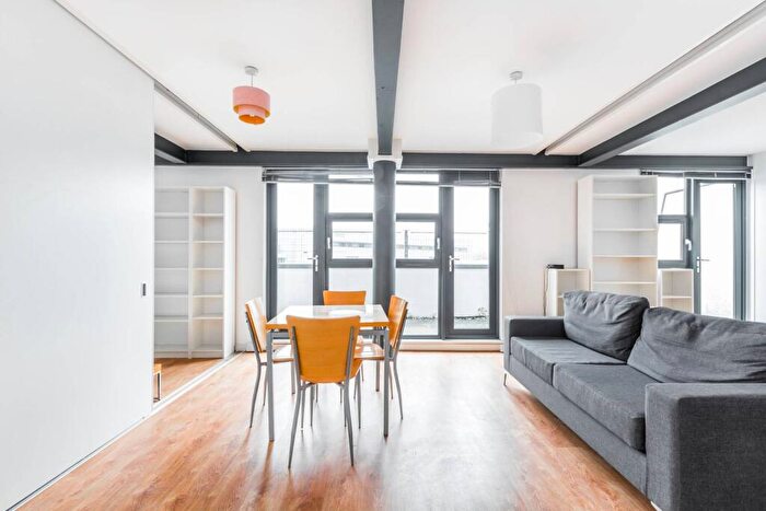 2 Bedroom Flat For Sale In Hallings Wharf, Stratford, London, E15