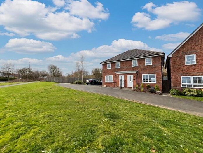 3 Bedroom Semi-Detached House For Sale In Gibside Way, Spennymoor, DL16