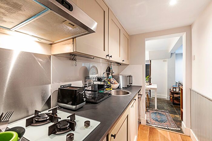 1 Bedroom Flat To Rent In Carmel Court, Holland Street, London, W8