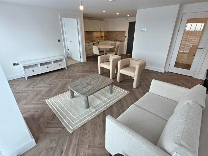 2 Bedroom Apartment To Rent In Chapmans Yard, Upper Gough Street, Birmingham, B1