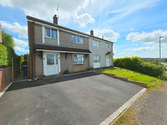 3 Bedroom Semi-Detached House For Sale In Warwick Close, Kidsgrove, Stoke-On-Trent, ST7