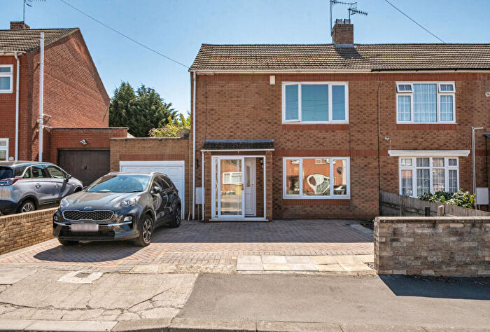2 Bedroom Semi Detached House For Sale In Richeson Walk, Bristol, Somerset, BS10
