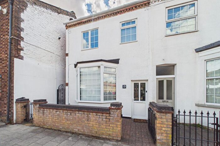 3 Bedroom Semi-Detached House For Sale In Castle Street, Thetford, IP24