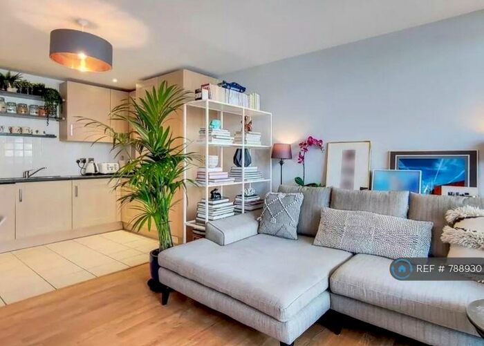 2 Bedroom Flat To Rent In Apollo Court, London, E15