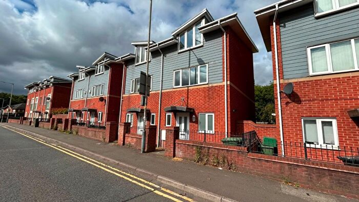 3 Bedroom Detached House To Rent In Tudor Road, Wolverhampton, West Midlands, WV10