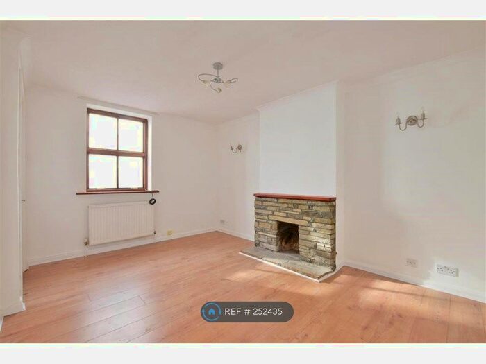 1 Bedroom Flat To Rent In Framfield Road, Uckfield, TN22