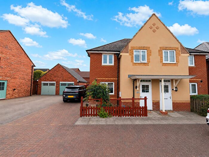 3 Bedroom Semi-Detached House For Sale In Osprey Drive, Corby, NN17