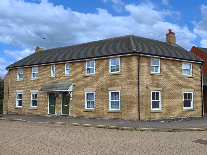 2 Bedroom Maisonette To Rent In Avocet Road, Bedford, MK42