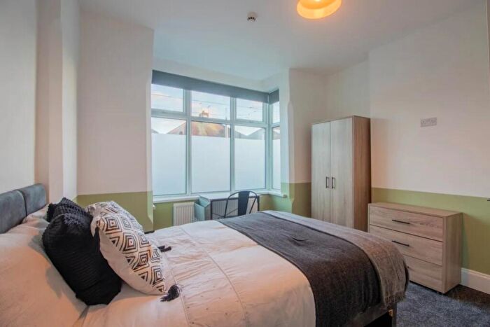 1 Bedroom Flat To Rent In Room, Fletcher Road, Beeston, Nottingham, Nottinghamshire, NG9