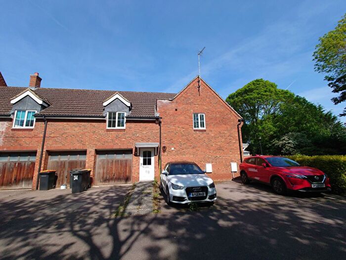 2 Bedroom Maisonette To Rent In Gibbards Close, Bedford, MK44