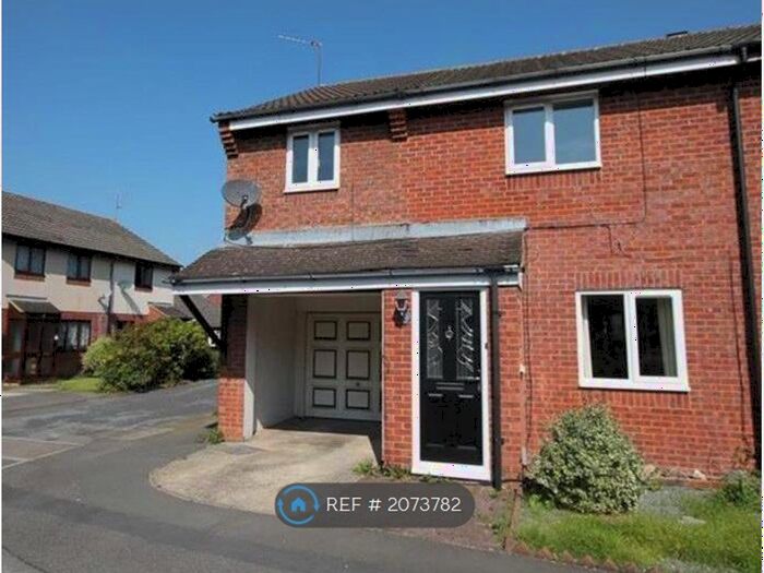 3 Bedroom End Of Terrace House To Rent In Berkshire Drive, Swindon, SN5